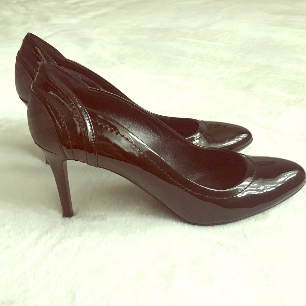 Burberry black patent leather heels/ pumps Sz 40EU (runs small best on US 8.5)